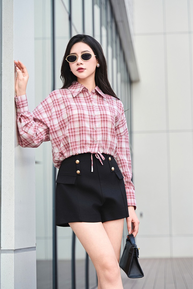 Đẹp sang với màu đen mà không hề bị già, bạn chỉ cần biết những mẹo này- Ảnh 2.