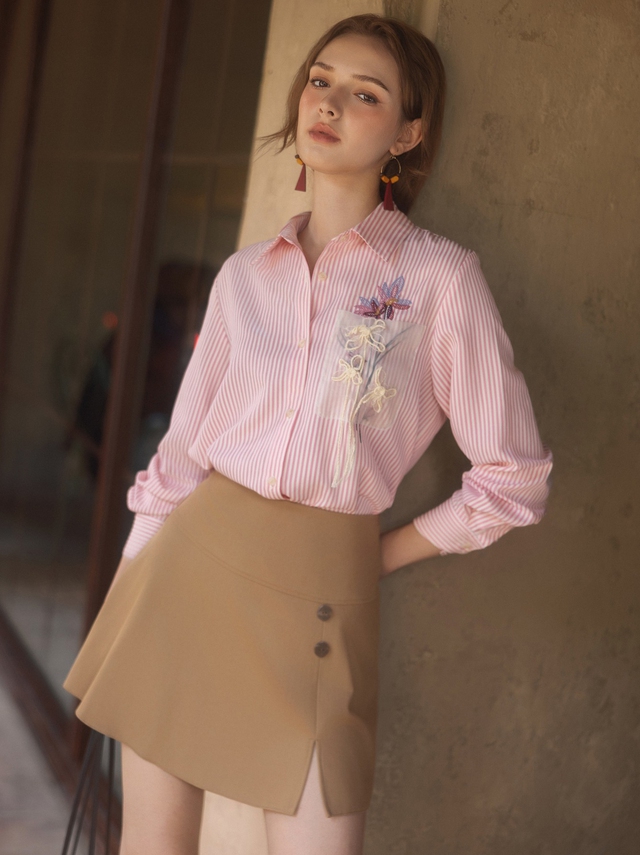 Cách diện áo sơ mi họa tiết, sơ mi trơn xinh ngất ngây mùa nắng- Ảnh 5.