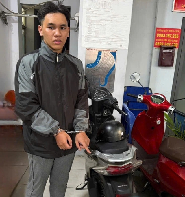 TP.HCM: Công an bắt đối tượng trộm xe máy chỉ sau 2 giờ tiếp nhận trình báo TP.HCM: Công an bắt đối tượng trộm xe máy chỉ sau 2 giờ tiếp nhận trình báo