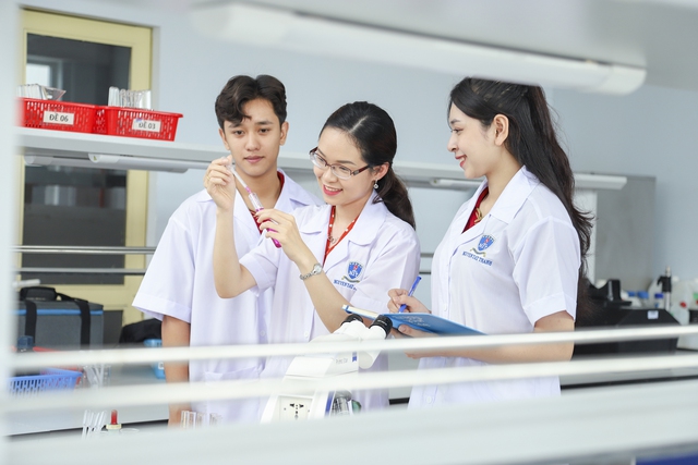 Mở cánh cửa tương lai với các ngành học hot nhất tại Trường ĐH Nguyễn Tất Thành - Ảnh 1.