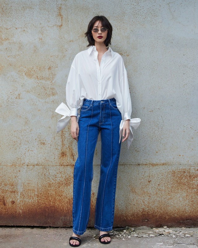 Quần jeans xanh và áo sơ mi, cặp đôi bảo chứng cho mọi phong cách- Ảnh 4. Quần jeans xanh và áo sơ mi, cặp đôi bảo chứng cho mọi phong cách- Ảnh 4.