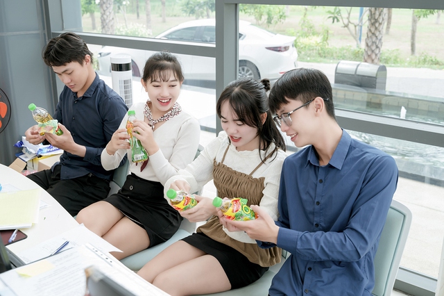 Người trẻ săn thưởng khủng cùng Trà Xanh Không Độ để có tiền du lịch, mua sắm Người trẻ săn thưởng khủng cùng Trà Xanh Không Độ để có tiền du lịch, mua sắm