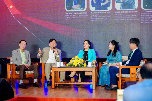 Khai mạc Diễn đàn Kinh tế tư nhân Việt Nam 2025 tại An Giang- Ảnh 1. Khai mạc Diễn đàn Kinh tế tư nhân Việt Nam 2025 tại An Giang- Ảnh 1.