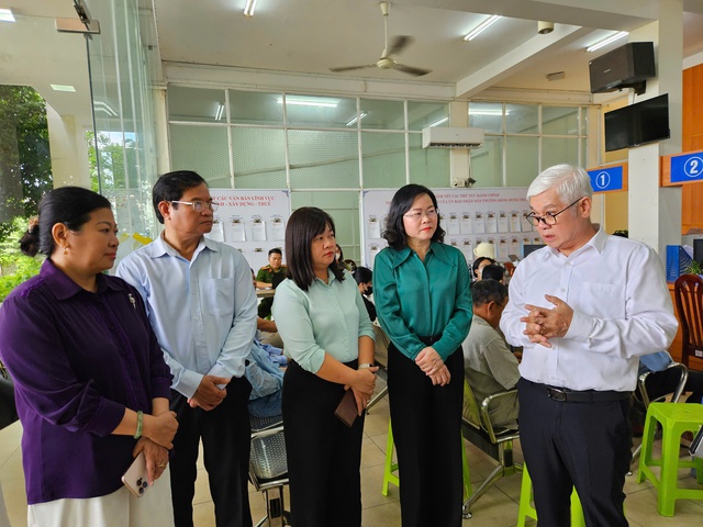 Ông Nguyễn Văn Lợi khảo sát hoạt động ở phường Đông Hưng Thuận- Ảnh 3. Ông Nguyễn Văn Lợi khảo sát hoạt động ở phường Đông Hưng Thuận- Ảnh 3.