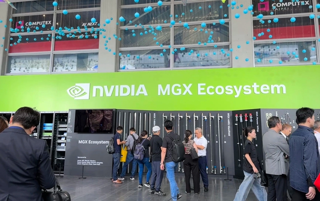 NVIDIA trở thành doanh nghiệp đầu tiên có giá trị vượt 4.000 tỉ USD - Ảnh 1.