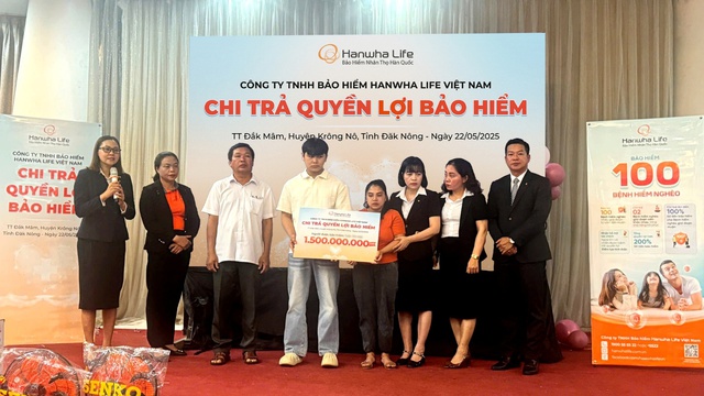 Hanwha Life Việt Nam đồng hành và chia sẻ khó khăn cùng khách hàng- Ảnh 1. Hanwha Life Việt Nam đồng hành và chia sẻ khó khăn cùng khách hàng- Ảnh 1.
