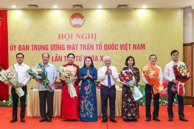 Bổ sung 6 phó chủ tịch Ủy ban T.Ư Mặt trận Tổ quốc Việt Nam Bổ sung 6 phó chủ tịch Ủy ban T.Ư Mặt trận Tổ quốc Việt Nam