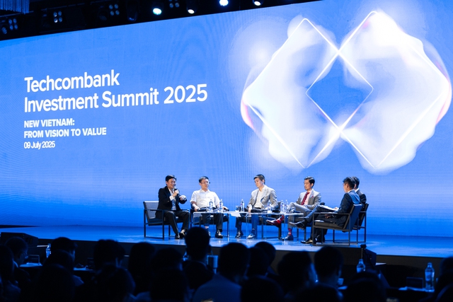 Techcombank Investment Summit 2025: 'Việt Nam mới - tầm nhìn kiến tạo giá trị'- Ảnh 4. Techcombank Investment Summit 2025: 'Việt Nam mới - tầm nhìn kiến tạo giá trị'- Ảnh 4.