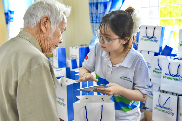 Pharmacity chăm sóc sức khỏe người có công với đất nước tại Quảng Trị- Ảnh 5. Pharmacity chăm sóc sức khỏe người có công với đất nước tại Quảng Trị- Ảnh 5.