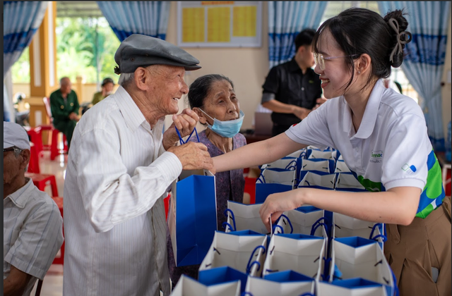 Pharmacity chăm sóc sức khỏe người có công với đất nước tại Quảng Trị- Ảnh 6. Pharmacity chăm sóc sức khỏe người có công với đất nước tại Quảng Trị- Ảnh 6.