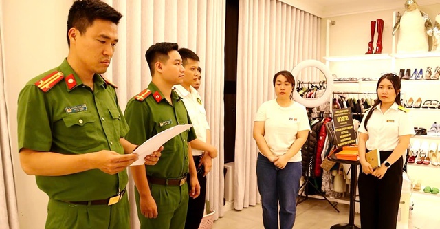 Bán hàng hiệu hơn 800 tỉ không nộp một đồng thuế, ngành thuế cảnh báo nóng Bán hàng hiệu hơn 800 tỉ không nộp một đồng thuế, ngành thuế cảnh báo nóng