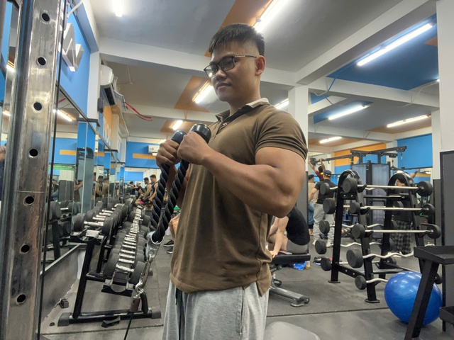 Bỏ dở hành trình làm bác sĩ, chàng trai trở thành huấn luyện viên thể hình - Ảnh 2.