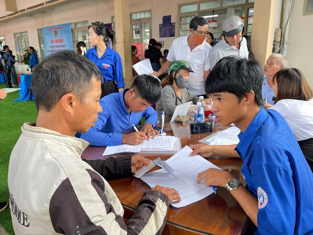 Khi người trẻ thắp sáng màn hình, người lớn thắp sáng lòng tin - Ảnh 3.