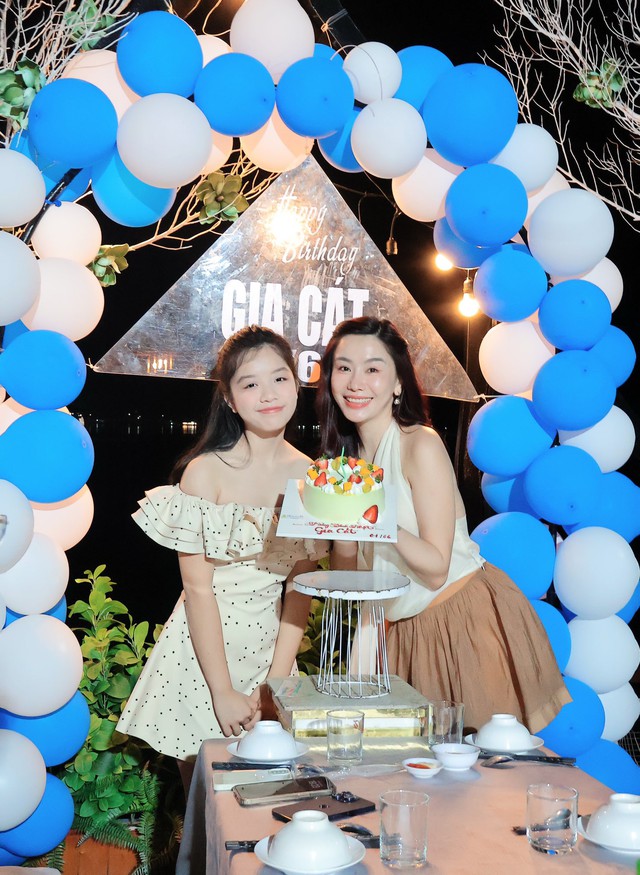 MC Anh Thơ lo lắng vì con gái 14 tuổi gặp sự cố ở trại hè - Ảnh 1.