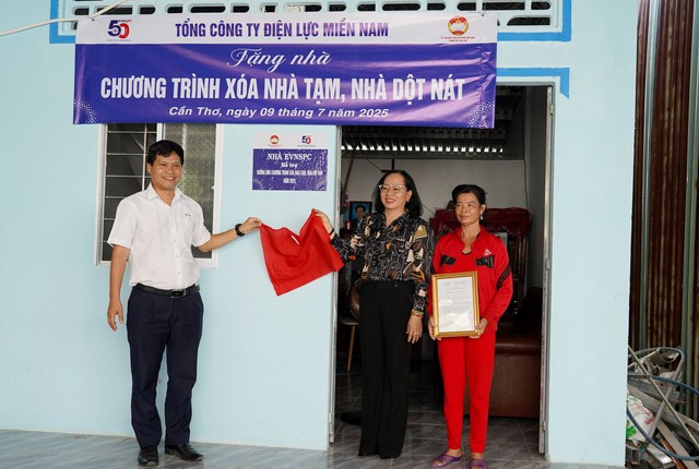 EVNSPC hoàn thành chương trình xóa nhà tạm, nhà dột nát tại Cần Thơ - Ảnh 2.