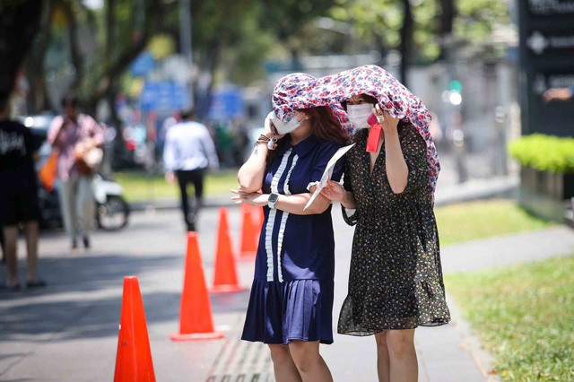 Cao điểm mưa bão, thời tiết khó lường- Ảnh 2.