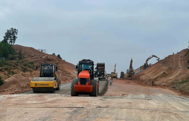 Chuẩn bị mặt bằng cho 'siêu dự án'- Ảnh 3. Chuẩn bị mặt bằng cho 'siêu dự án'- Ảnh 3.