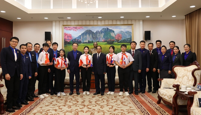 Đặc biệt quan tâm giáo dục thế hệ trẻ giữ gìn truyền thống hữu nghị Việt Nam - Lào- Ảnh 2. Đặc biệt quan tâm giáo dục thế hệ trẻ giữ gìn truyền thống hữu nghị Việt Nam - Lào- Ảnh 2.