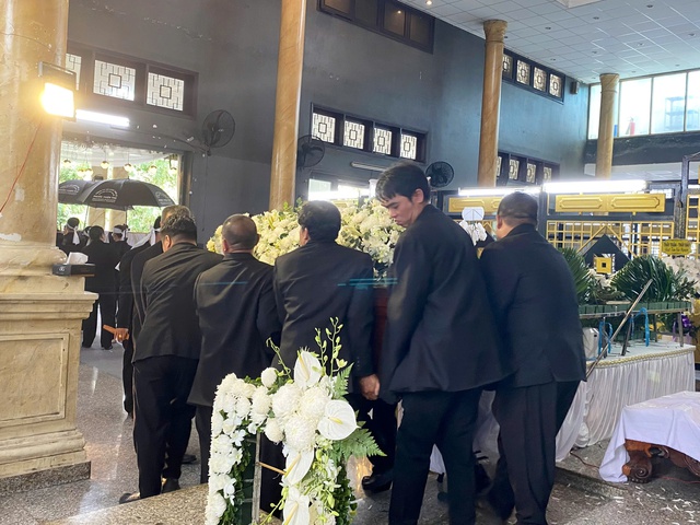 Nghề mai táng ở TP.HCM: 'Làm đẹp' cho phận người giã từ mãi mãi- Ảnh 3.