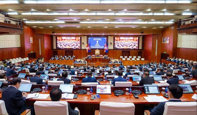 Campuchia sửa Hiến pháp, sẽ tước quốc tịch công dân cấu kết với bên ngoài chống Campuchia- Ảnh 1.