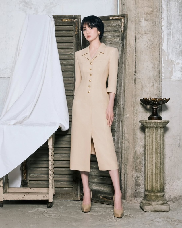 Lên đồ công sở sành điệu như Song Hye Kyo Lên đồ công sở sành điệu như Song Hye Kyo