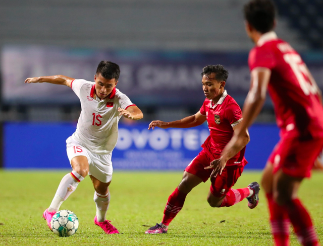 U.23 Indonesia ‘đáng sợ’: Không loại tiền đạo nhập tịch gốc Hà Lan, chờ phá lưới U.23 Việt Nam
- Ảnh 1. U.23 Indonesia ‘đáng sợ’: Không loại tiền đạo nhập tịch gốc Hà Lan, chờ phá lưới U.23 Việt Nam
- Ảnh 1.