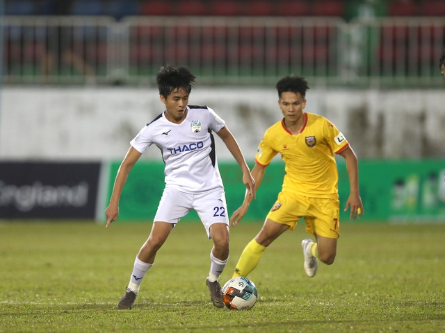 Phan Thanh Hậu có tài năng, nhưng không phát triển như kỳ vọng, một phần là do những chấn thương. ẢNH: MINH TRẦN Phan Thanh Hậu có tài năng, nhưng không phát triển như kỳ vọng, một phần là do những chấn thương. ẢNH: MINH TRẦN