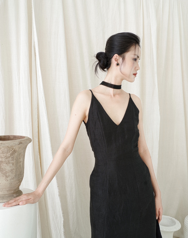 'Bóng nắng giao mùa', trang phục dạo chơi cùng ánh sáng tự do- Ảnh 4.