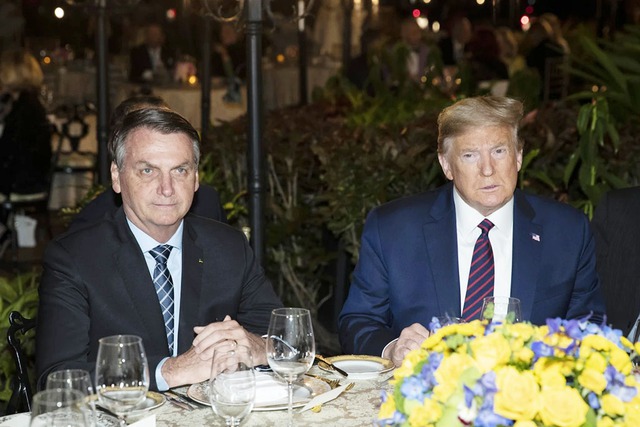 Donald Trump bảo vệ đồng minh cánh hữu giữa làn sóng pháp lý toàn cầu - Ảnh 2. Donald Trump bảo vệ đồng minh cánh hữu giữa làn sóng pháp lý toàn cầu - Ảnh 2.