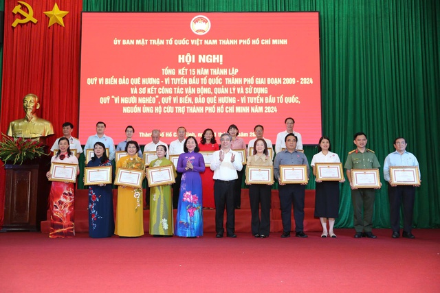 Quỹ Vì biển đảo quê hương - Vì tuyến đầu Tổ quốc vận động hơn 552 tỉ đồng- Ảnh 1.