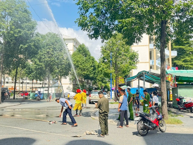TP.HCM kêu gọi quét mã QR phòng chống cháy nổ chung cư, nhà ở xã hội- Ảnh 1. TP.HCM kêu gọi quét mã QR phòng chống cháy nổ chung cư, nhà ở xã hội- Ảnh 1.