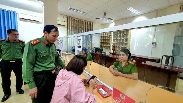 110 đội công an Đắk Lắk giúp dân, xóa nhà dột nát- Ảnh 1.