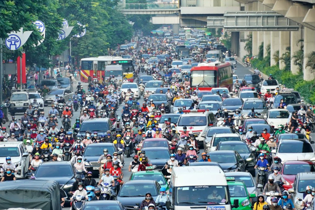 Hành trình 8 năm để Hà Nội tiến tới cấm xe máy xăng ở nội đô- Ảnh 1. Hành trình 8 năm để Hà Nội tiến tới cấm xe máy xăng ở nội đô- Ảnh 1.