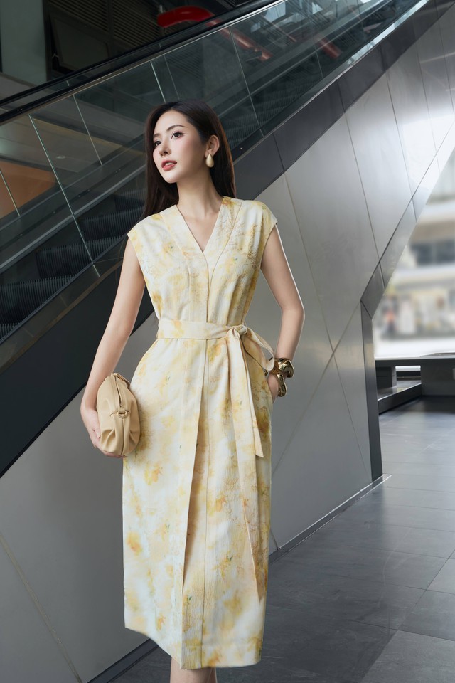 Gợi ý trang phục đa nhiệm, hợp cả đi làm công sở lẫn dự tiệc- Ảnh 8. Gợi ý trang phục đa nhiệm, hợp cả đi làm công sở lẫn dự tiệc- Ảnh 8.