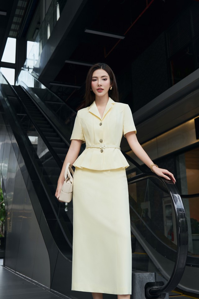 Gợi ý trang phục đa nhiệm, hợp cả đi làm công sở lẫn dự tiệc- Ảnh 3. Gợi ý trang phục đa nhiệm, hợp cả đi làm công sở lẫn dự tiệc- Ảnh 3.