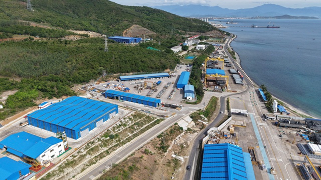 Khánh Hòa thành lập tổ hỗ trợ toàn diện nhà đầu tư Khánh Hòa thành lập tổ hỗ trợ toàn diện nhà đầu tư