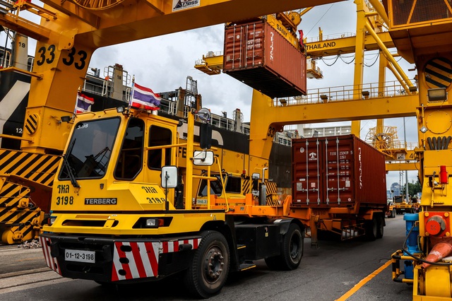 Thái Lan cân nhắc miễn thuế hàng Mỹ để giảm áp lực thuế quan từ Mỹ - Ảnh 1. Thái Lan cân nhắc miễn thuế hàng Mỹ để giảm áp lực thuế quan từ Mỹ - Ảnh 1.