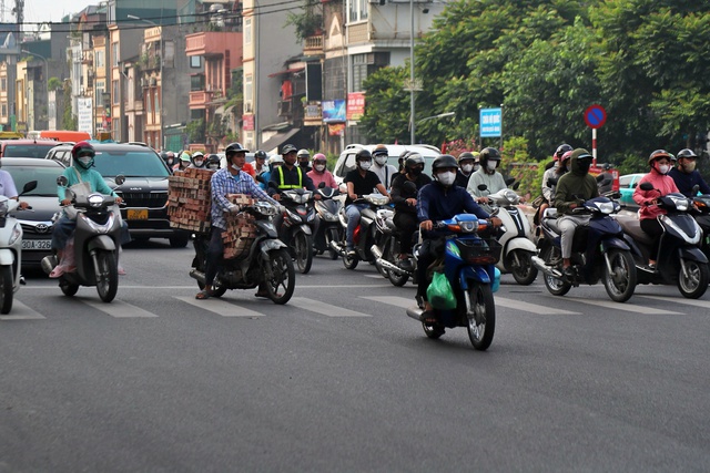 Hà Nội dự kiến hỗ trợ tối đa 5 triệu/người để đổi xe máy xăng - Ảnh 1.