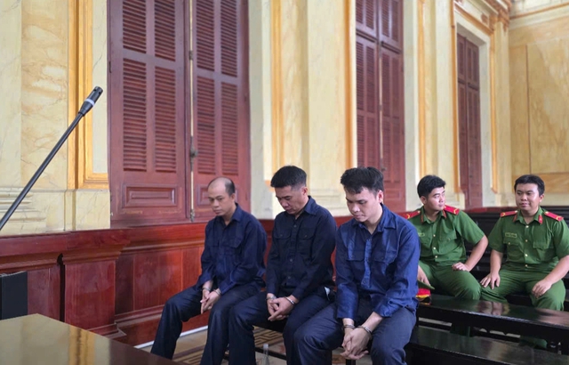 Tòa trả hồ sơ vụ 3 cựu công an phường bị chủ spa lừa hơn 2,1 tỉ đồng- Ảnh 1.
