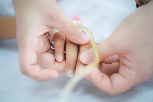 Kỳ tích cứu sống bé trai 10 tuổi bị nhánh cây rơi trúng đầu- Ảnh 2.