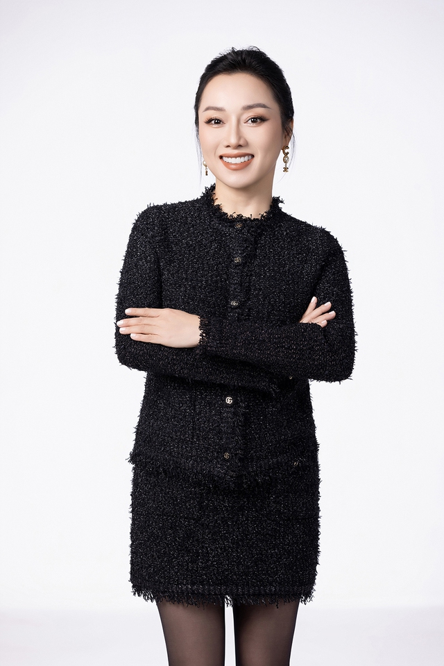 Chủ tịch The Smith Entertainment Huỳnh Tiên: ‘Chúng tôi mong khán giả đón nhận và yêu thương’- Ảnh 2. Chủ tịch The Smith Entertainment Huỳnh Tiên: ‘Chúng tôi mong khán giả đón nhận và yêu thương’- Ảnh 2.