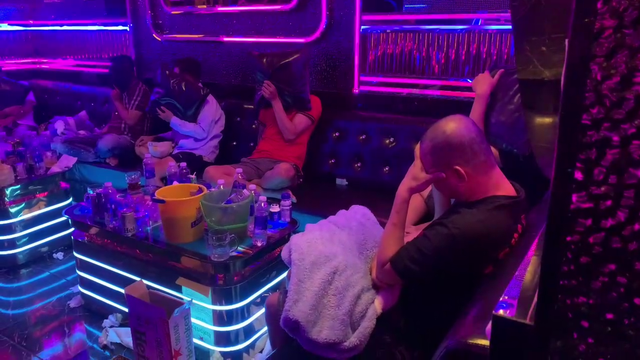 Phát hiện 6 người dương tính với ma túy tại quán karaoke Dubai - Ảnh 2.