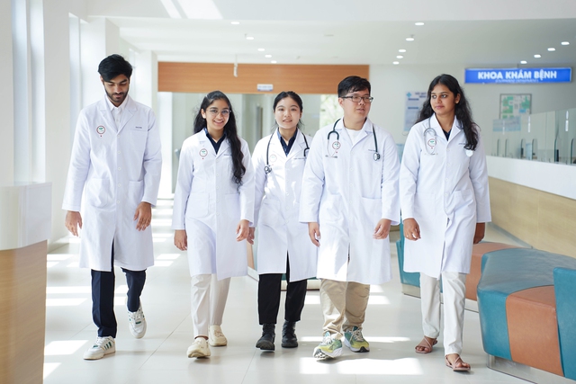 Thêm một thế hệ bác sĩ, cử nhân Trường đại học Phan Châu Trinh tốt nghiệp - Ảnh 2.