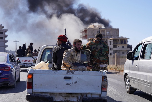 Quân đội Syria tiến vào Sweida giữa xung đột căng thẳng với người Druze - Ảnh 1. Quân đội Syria tiến vào Sweida giữa xung đột căng thẳng với người Druze - Ảnh 1.