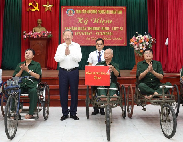 Người có công là tài sản quý, biểu tượng của ý chí VN Người có công là tài sản quý, biểu tượng của ý chí VN