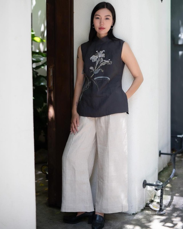 Chiếc quần mùa hè nhẹ mát, giữ dáng với chất liệu lụa, linen- Ảnh 5. Chiếc quần mùa hè nhẹ mát, giữ dáng với chất liệu lụa, linen- Ảnh 5.