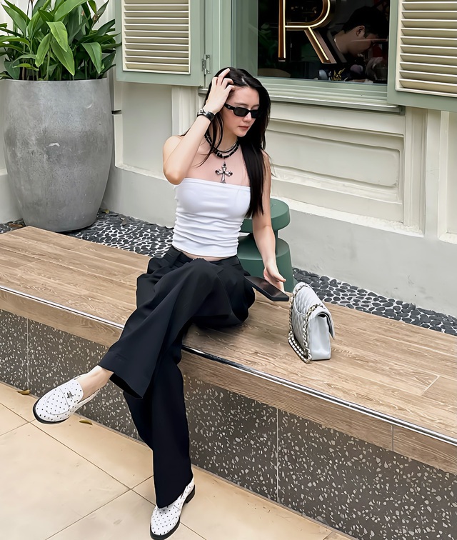 Quần ống rộng mùa thu 2025 giúp nàng khoe đẳng cấp sành điệu - Ảnh 3.