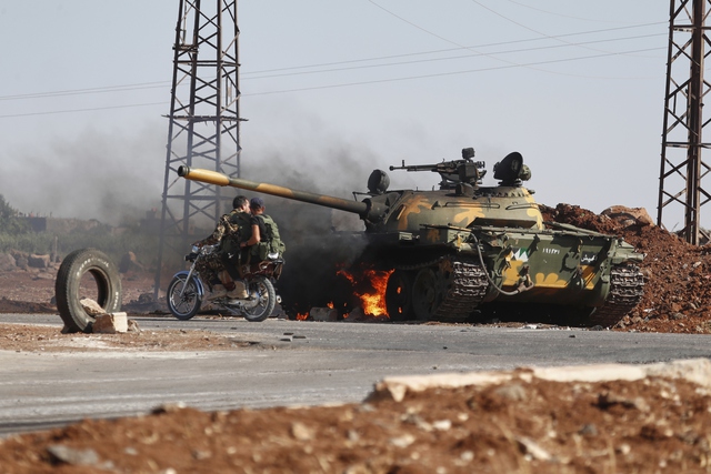 Israel tấn công xe tăng Syria - Ảnh 3.