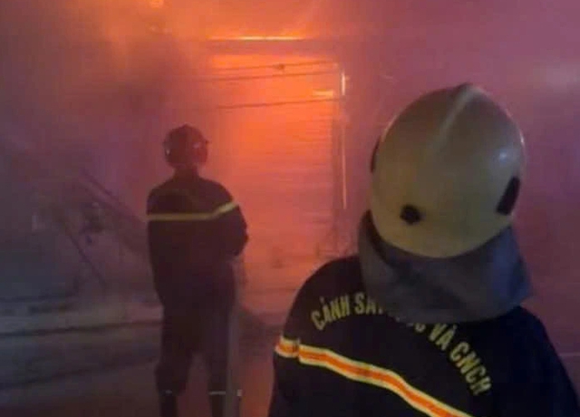 UBND x&atilde; An Nhơn T&acirc;y b&aacute;o c&aacute;o vụ ch&aacute;y ở chợ L&ocirc; 6 - Ảnh 1.