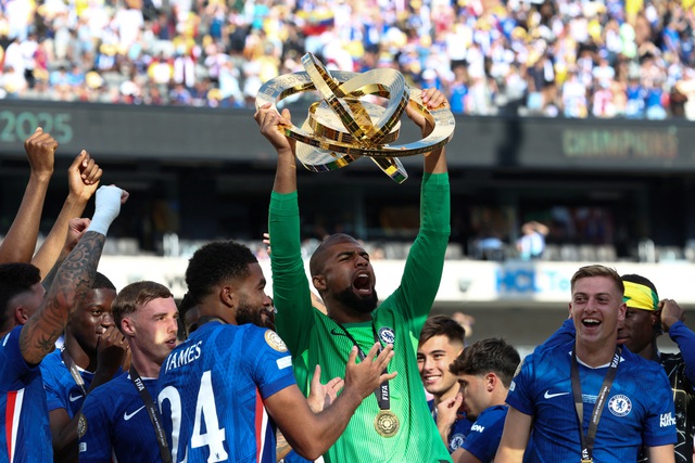 ‘Độc lạ’ Club World Cup: Tổng thống Trump giữ cúp xịn, đội vô địch Chelsea chỉ nhận bản sao- Ảnh 3. ‘Độc lạ’ Club World Cup: Tổng thống Trump giữ cúp xịn, đội vô địch Chelsea chỉ nhận bản sao- Ảnh 3.